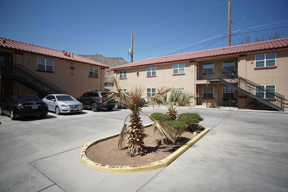 2413 Tremont Ave unit C1, El Paso, TX 79930 - photo 1