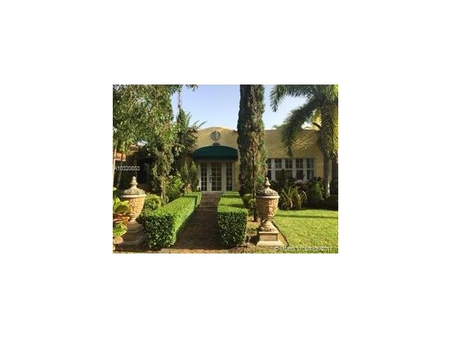 Front facade, entryway