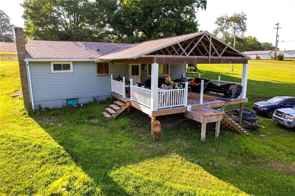 300 Rd, Fenelton, PA 16034 MLS 1618498