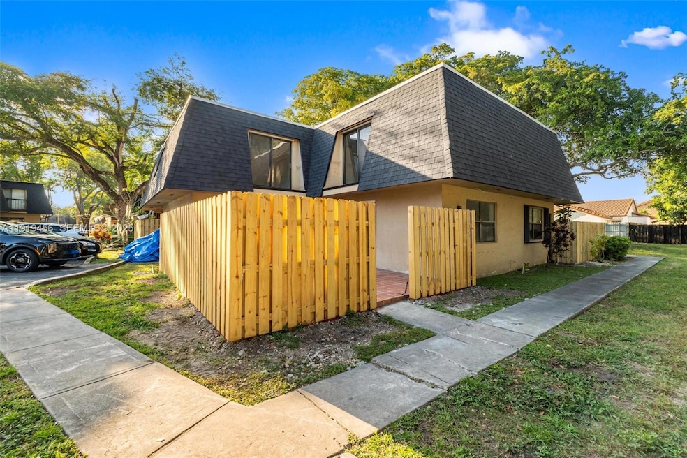 14201 SW 94th Cir Ln unit 1035, Miami, FL 33186 - photo 1