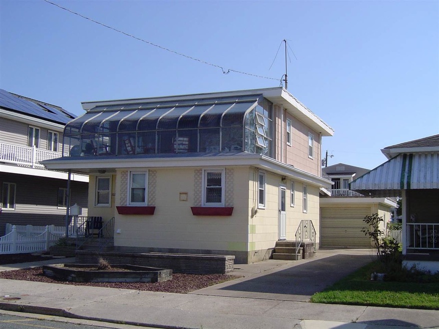 107 W Denver Ave, Wildwood, NJ 08260 - photo 1