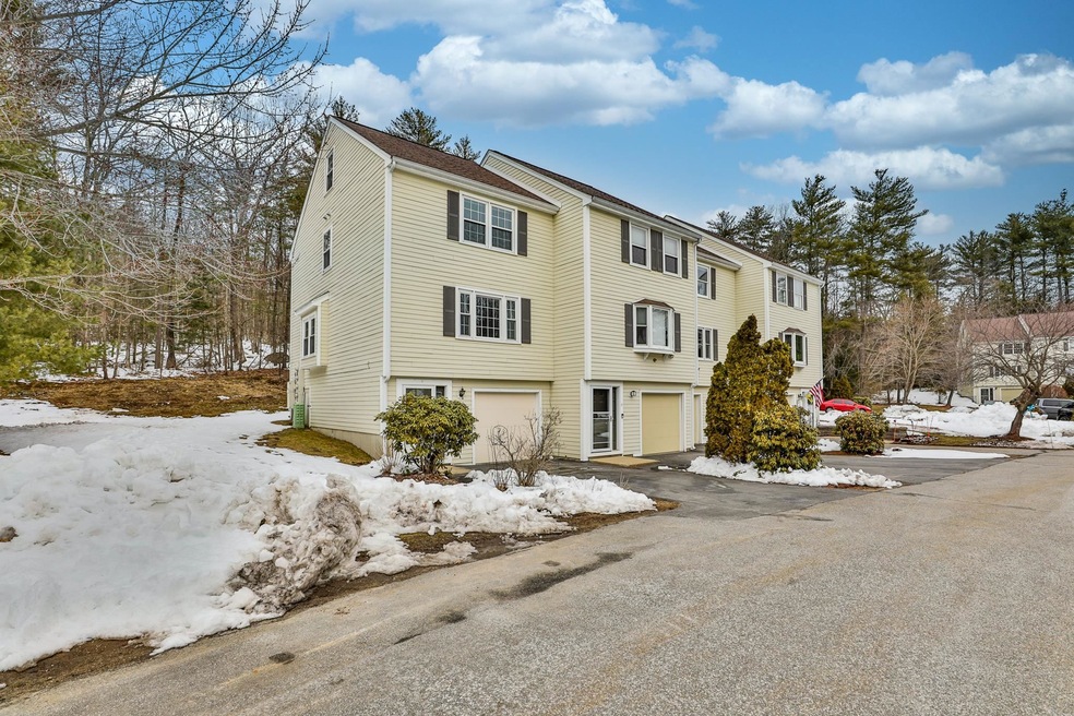 10 Chestnut Cir, MerriMacK, NH 03054 - photo 1