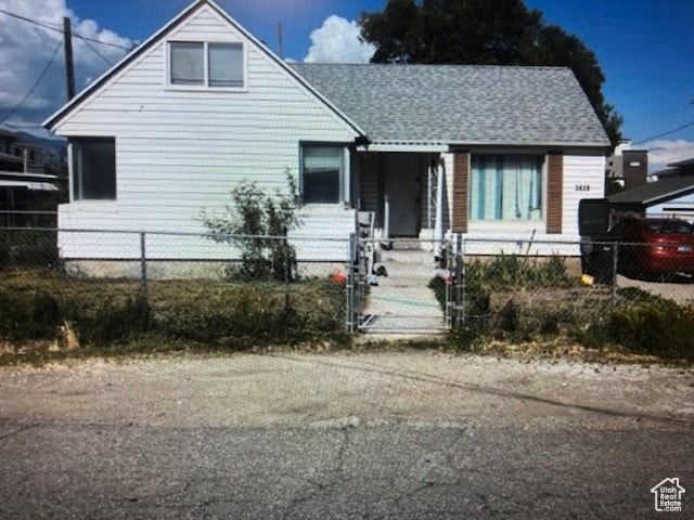 3628S House new fences front yard