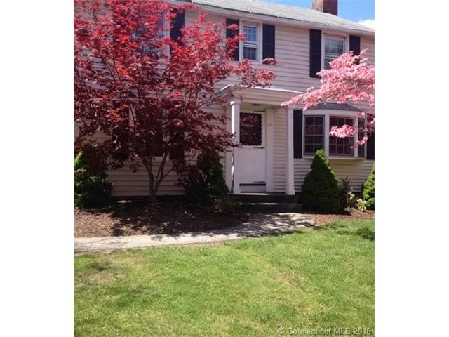 109 Stephana Ln, Waterbury, CT 06710 - photo 1
