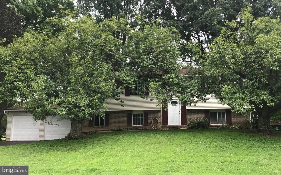 10508 Cavalcade St, Great Falls, VA 22066 - photo 1