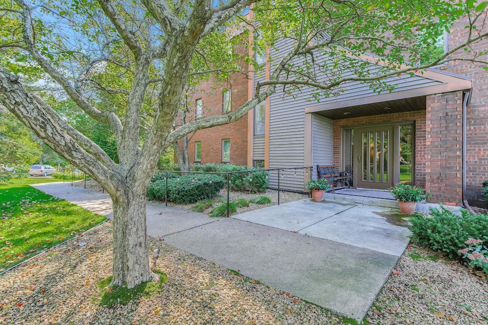 4825 Babcock Trail unit 2005, Inver Grove Heights, MN 55077 - photo 1