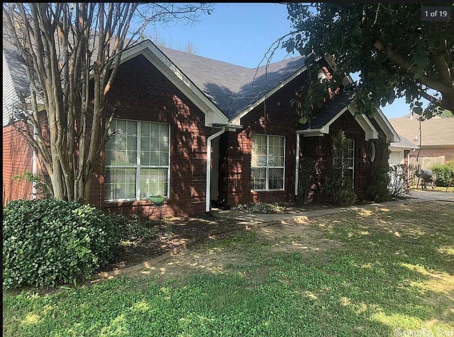 2125 Maplewood Dr, Conway, AR 72032 - photo 1