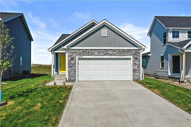 1408 Camden Ct, Raymore, MO 64083 - photo 1