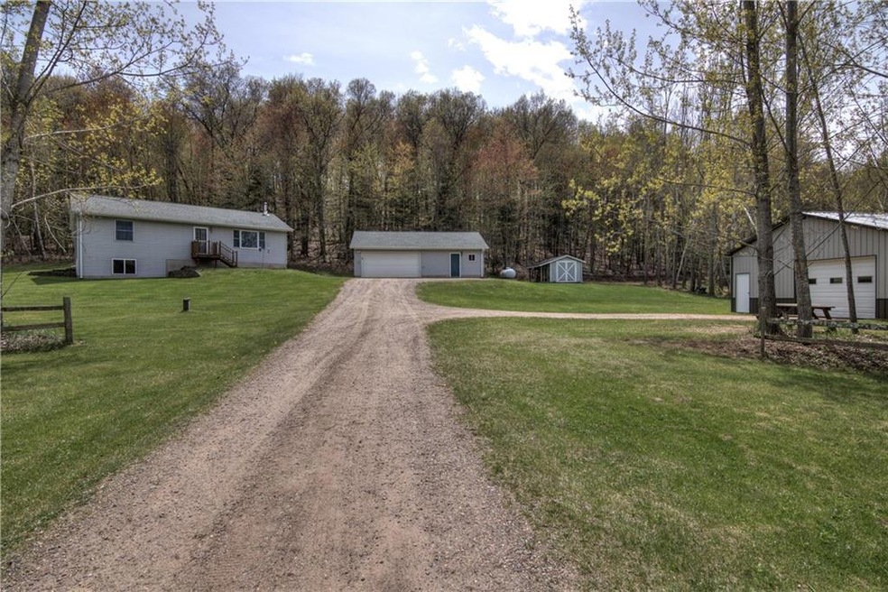 Welcome to E9374 754th Ave., a terrific place to c