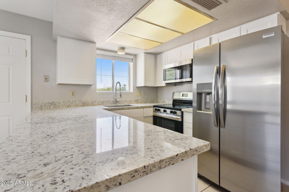 1426 E Mountain View Rd unit 2, Phoenix, AZ 85020 - photo 1