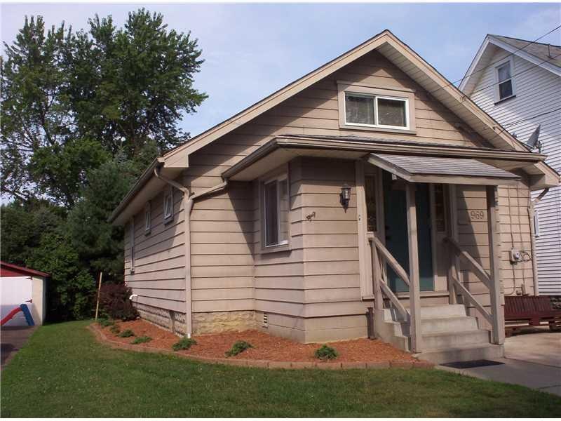Exterior Front. ALUMINUM  SIDED WELL MAINTAINED HO