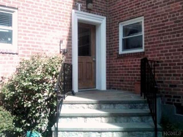 Tappan Manour Condominium unit T4, Tarrytown, NY 10591 - photo 1