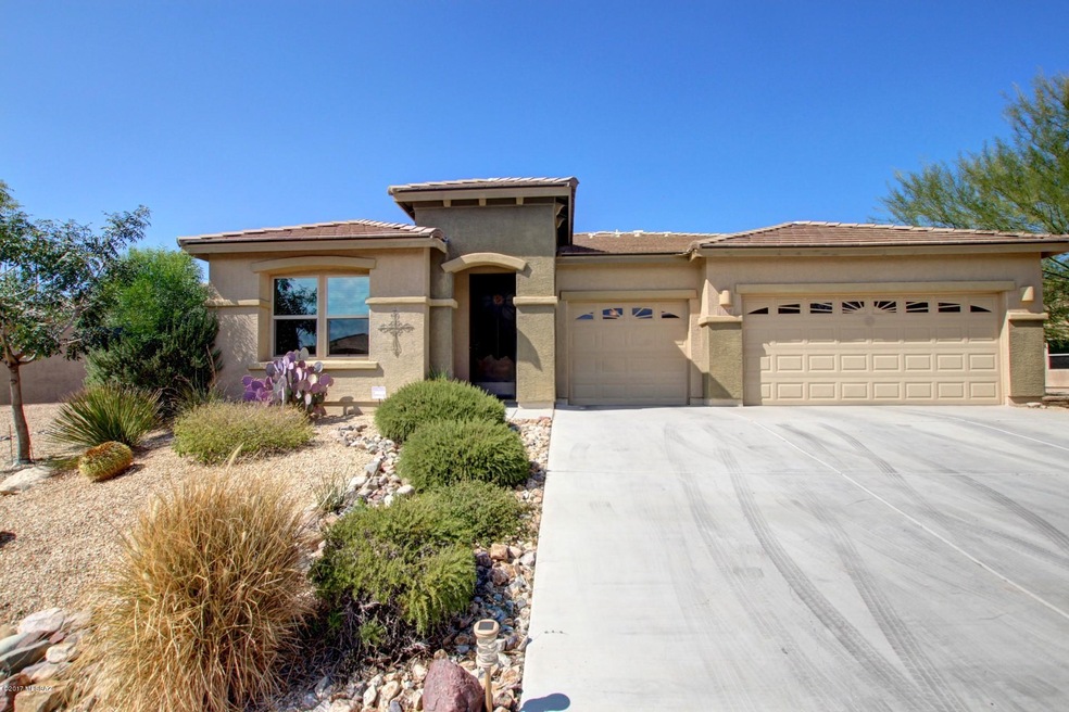 Gorgeous Curb Appeal!