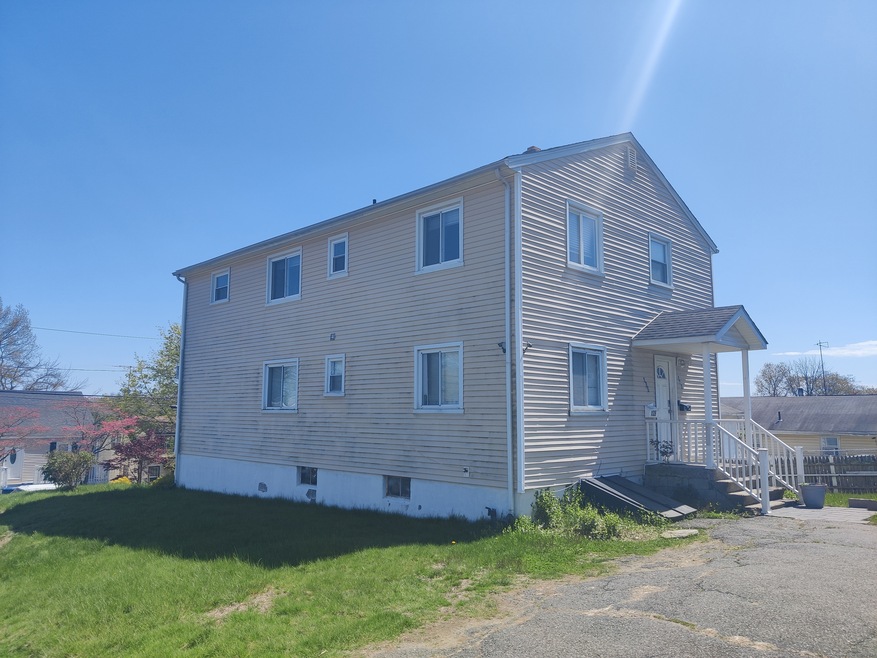 135 Hillcrest Rd unit 2, Bridgeport, CT 06606 - photo 1