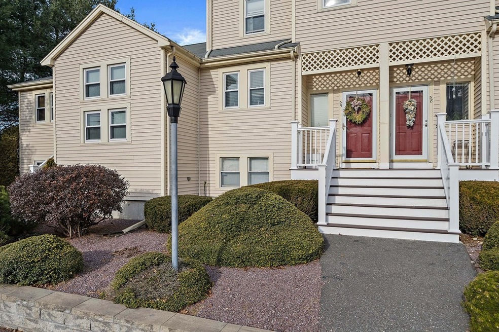 39 Lamplighter Ln unit 39, South Easton, MA 02375 - photo 1