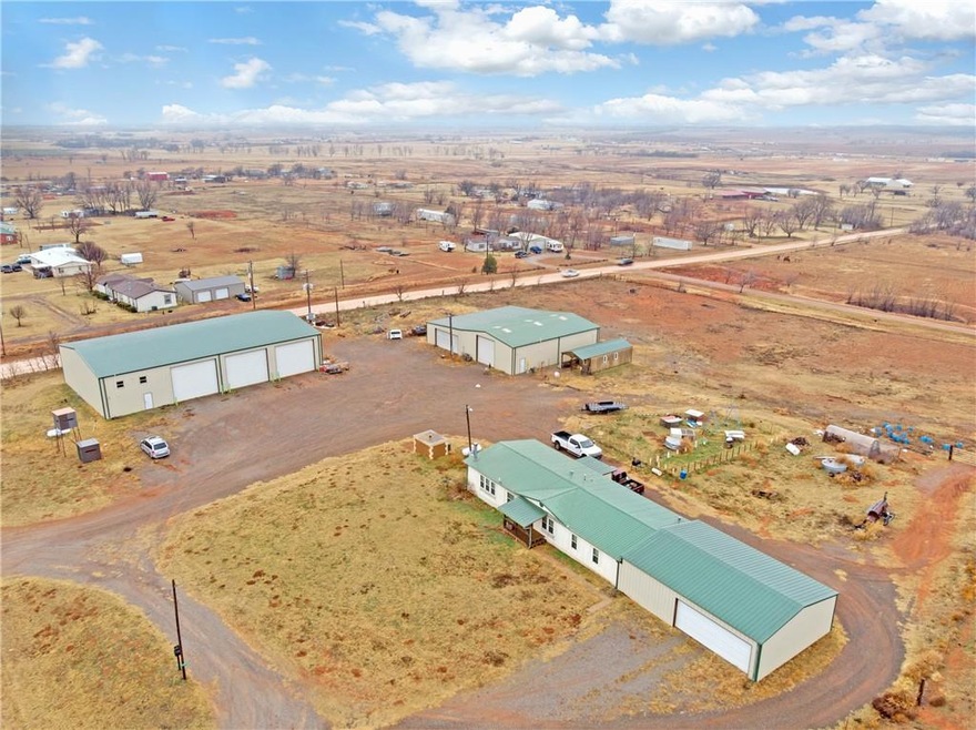 10693 N 2000 Rd, Elk City, OK 73644 - photo 1