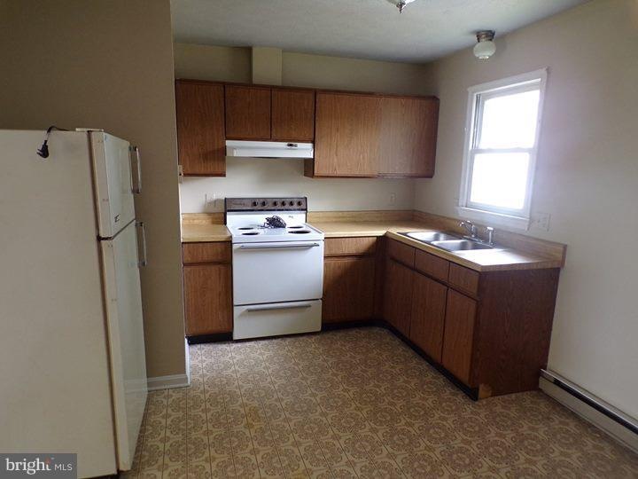 301 N Main St, Edinburg, VA 22824 - photo 1