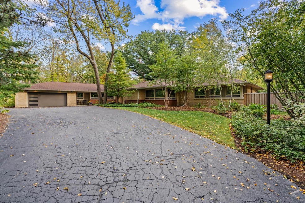 1601 E Dean Rd, Fox Point - HDR-2