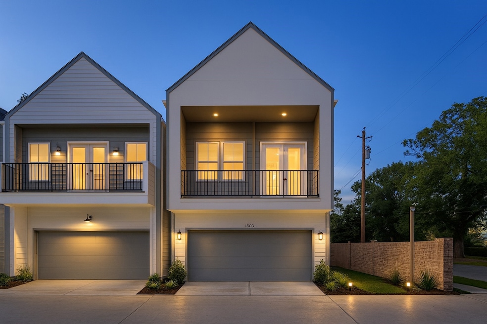 1002 Tuskegee Heights Ln, Houston, TX 77091 - photo 1