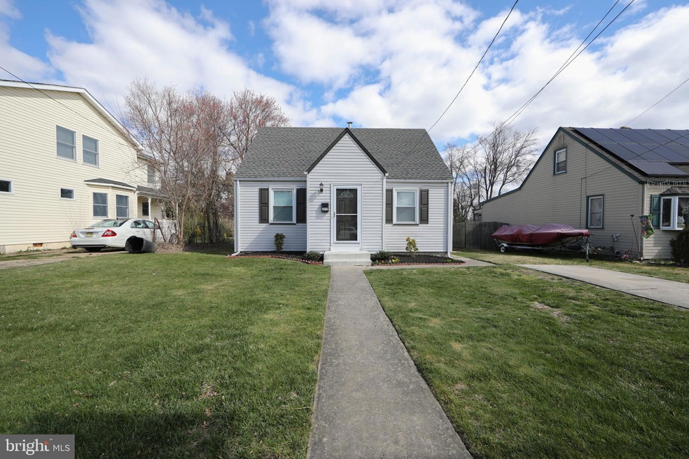 377 Spruce Ave, Maple Shade, NJ 08052 - photo 1