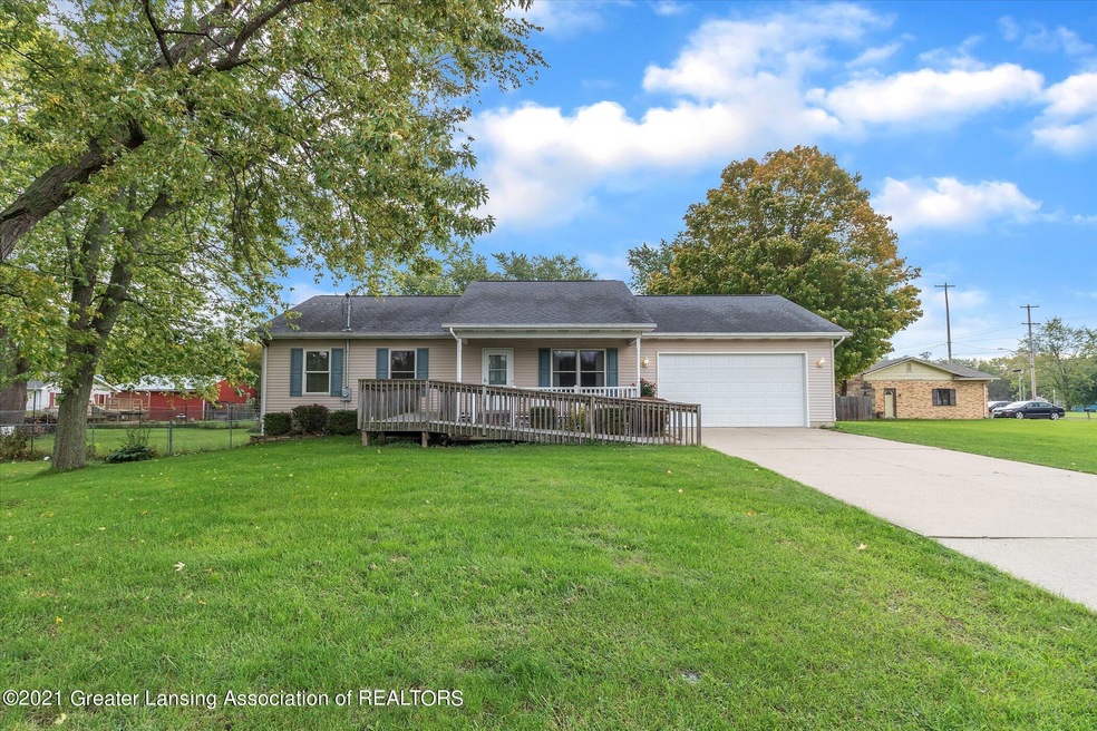 6021 Picardy St, Lansing, MI 48911 - photo 1