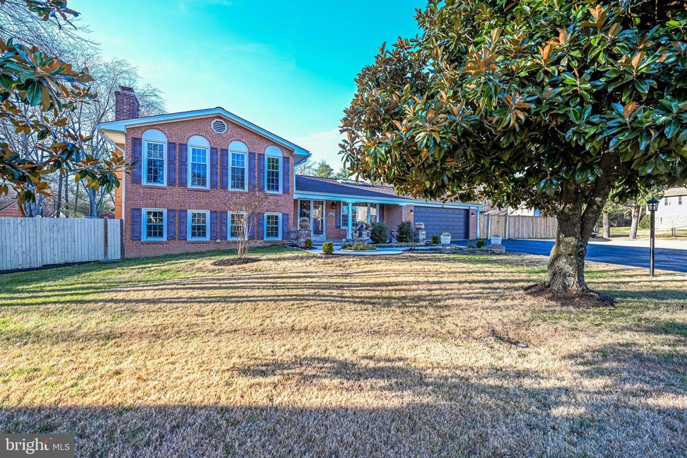 2108 Woodford Rd, Vienna, VA 22182 - photo 1