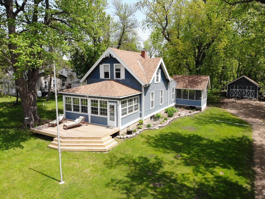 17694 Lake St E, Osakis