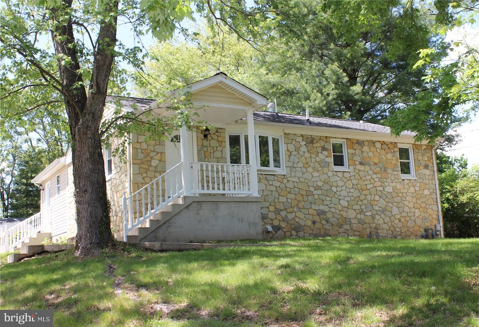 8010 Mclean St, Manassas, VA 20111 - photo 1