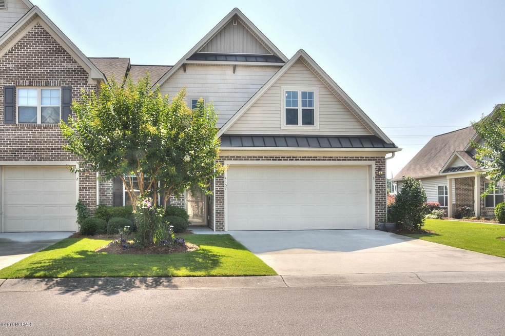 4157 Cambridge Cove Rd-large-001-37-DSC
