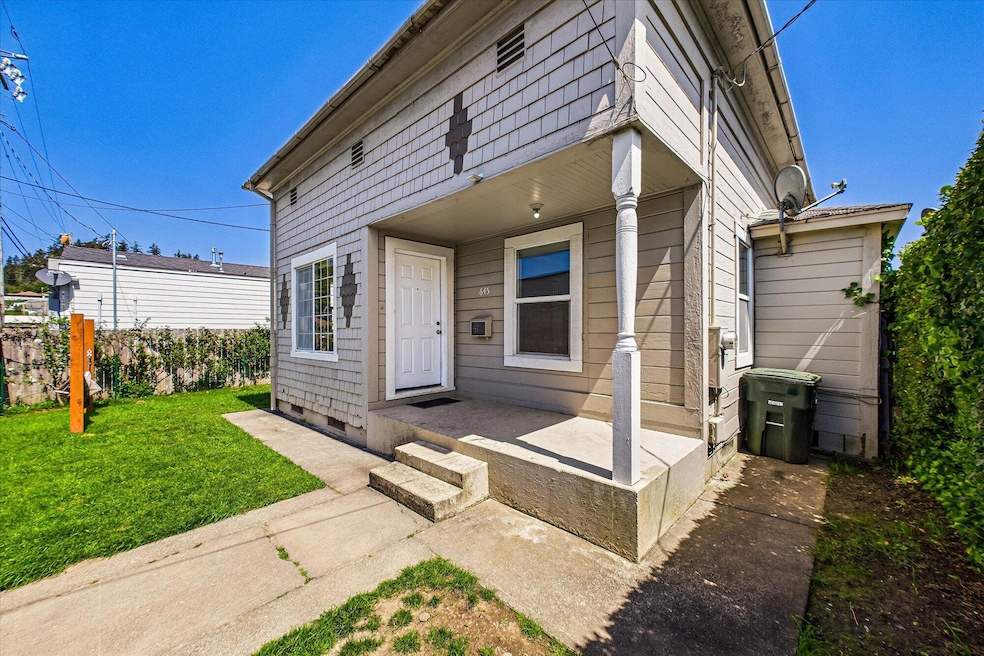 04-645 7th St Fortuna-104
