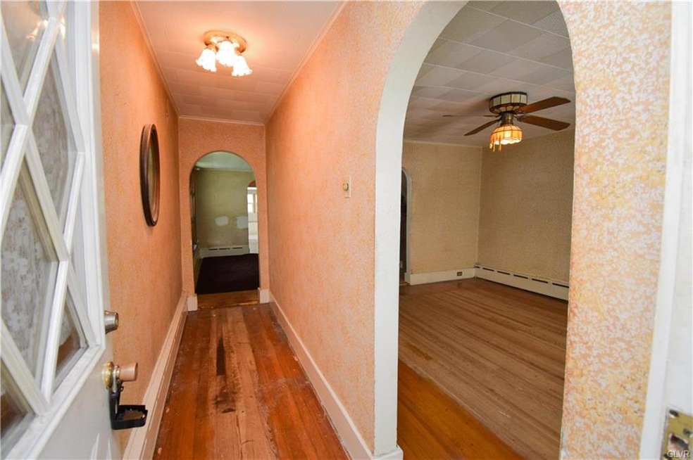 225 Brown St, Tamaqua, PA 18252 - photo 1