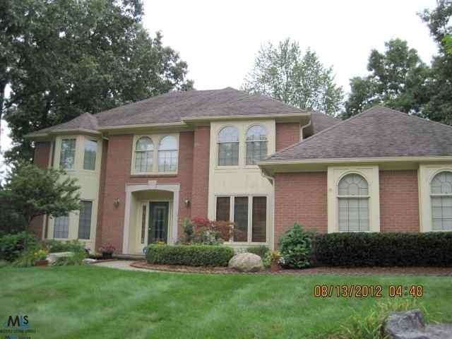 3271 Parkwood Dr, Rochester Hills, MI 48306 - photo 1