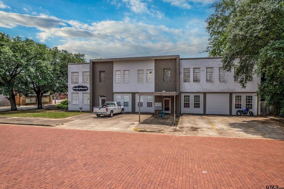 For Sale $634,900 • Co-Listing Agent