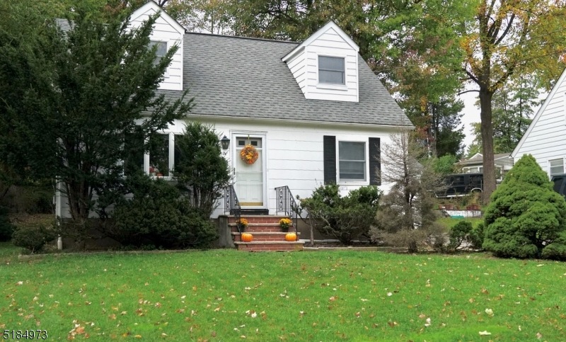 14 Hillside Ave, Livingston, NJ 07039 - photo 1