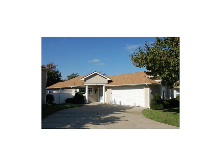 1405 NW North Ridge Dr, Blue Springs, MO 64015 - photo 1