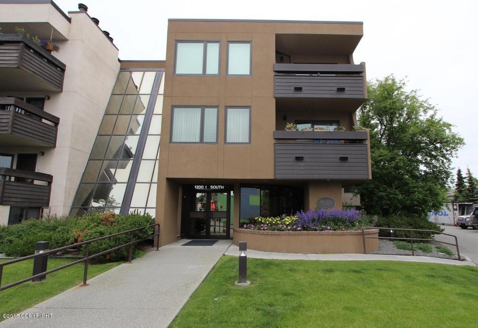 1-Park Place building entry