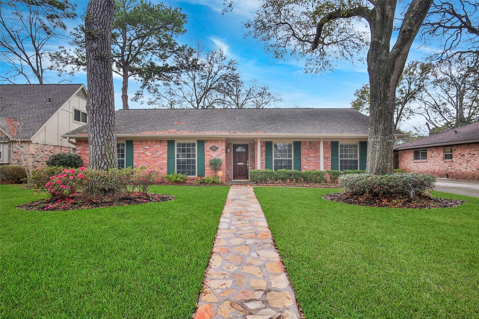 1067 Lehman St, Houston, TX 77018 - photo 1