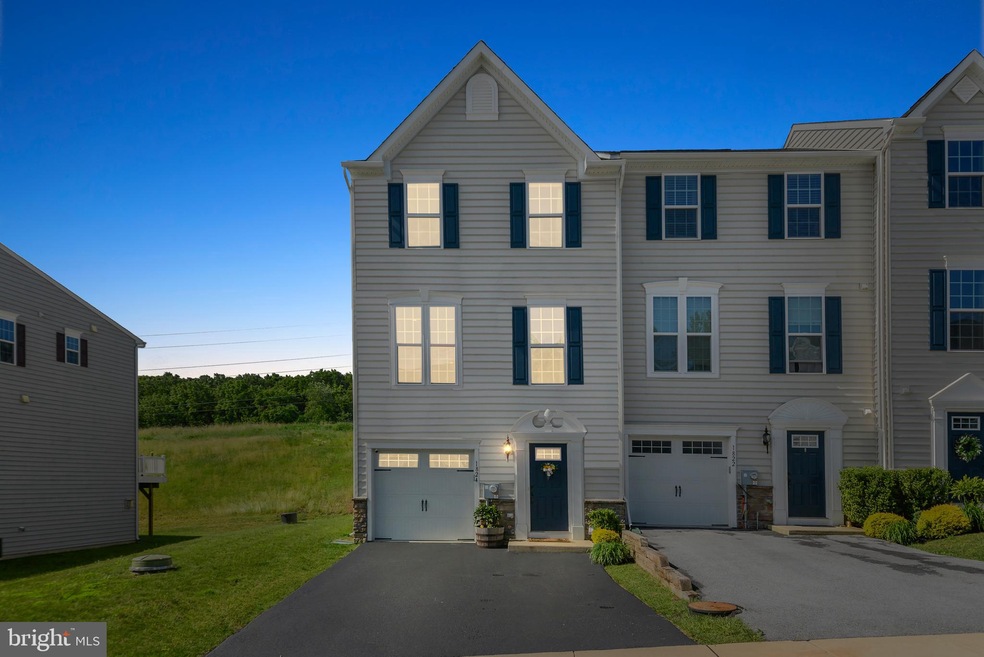 1824 Honeysuckle Ct, Downingtown, PA 19335 - photo 1