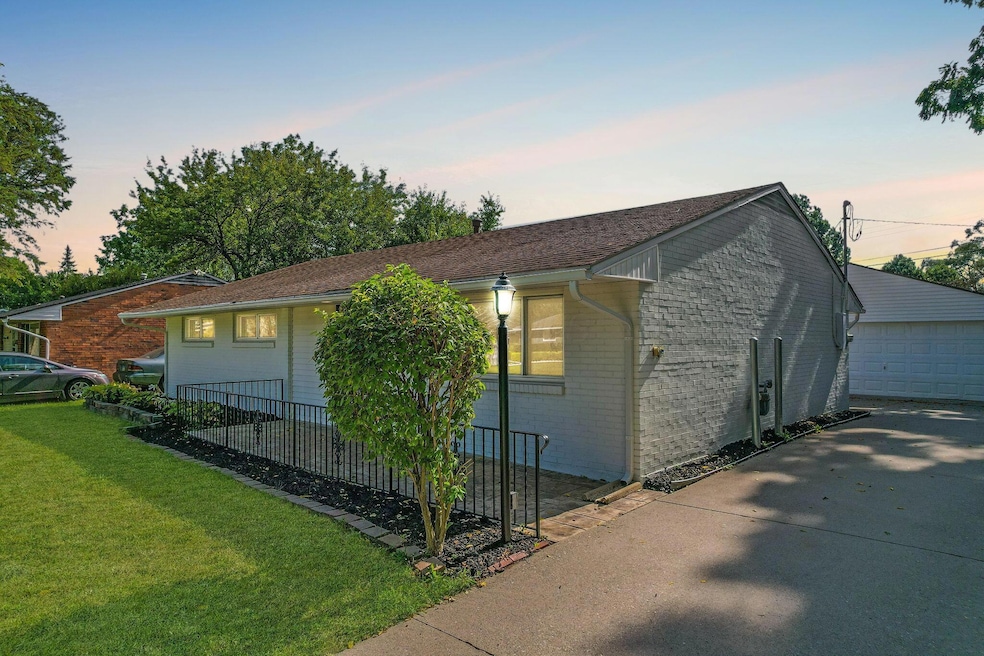 1721 Bostwick Rd, Columbus, OH 43227 - photo 1