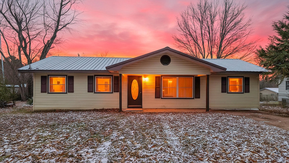 7358 West St, Birch Tree, MO 65438 - photo 1