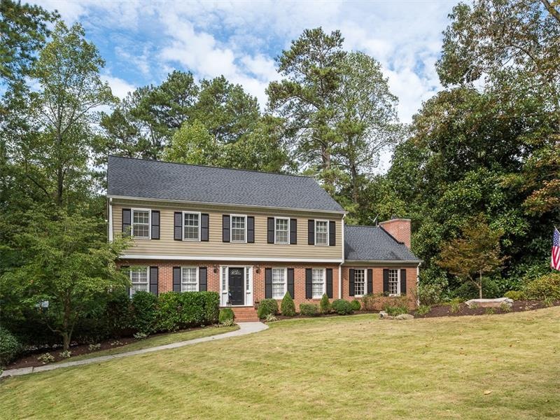 Great lakeside location in quiet neighorhood