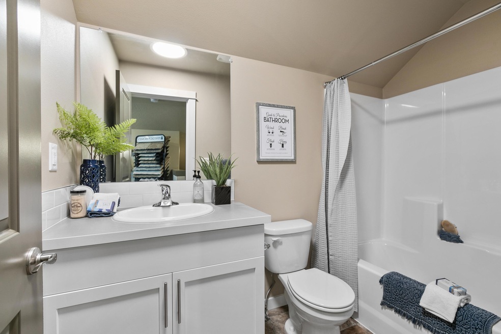 Targhee - Bathroom 2