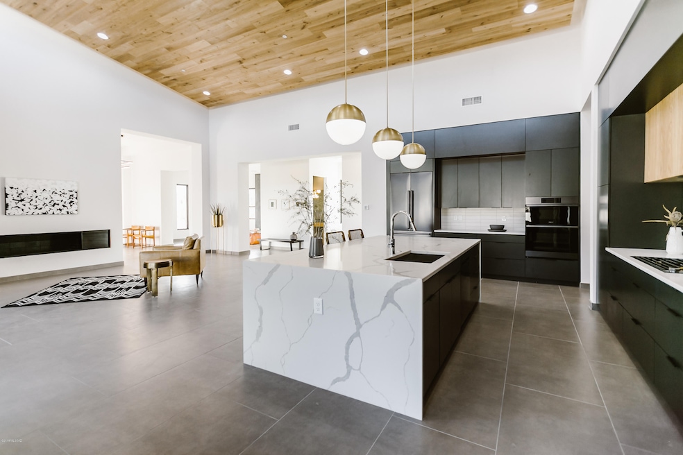 131 E Loch Lomond Place, Oro Valley, AZ 85737 - photo 1