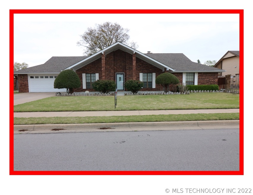 2624 Georgetown Dr, Bartlesville, OK 74006 - photo 1