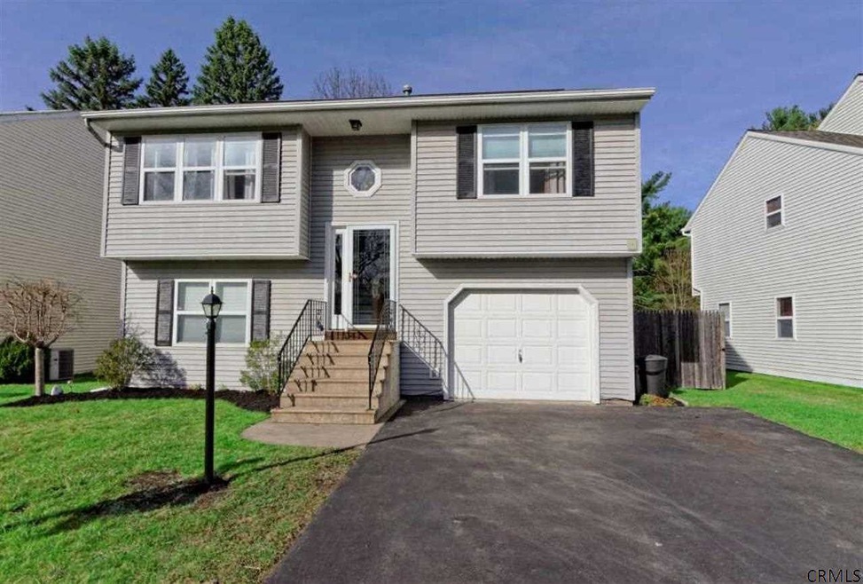 9 Weathercrest Dr, Schenectady, NY 12302 - photo 1