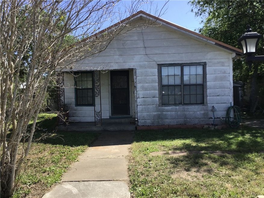 703 W Milam St, Beeville, TX 78102 | MLS# 414452 | Homes.com