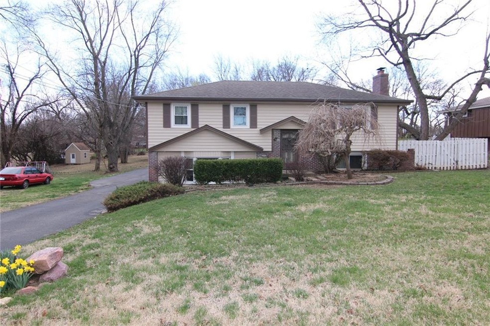 11311 W 51st Terrace, Shawnee, KS 66203 - photo 1