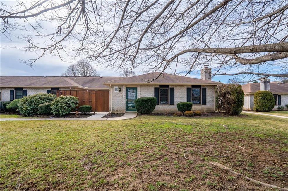 2859 Rolling Green Place, Macungie, PA 18062 - photo 1