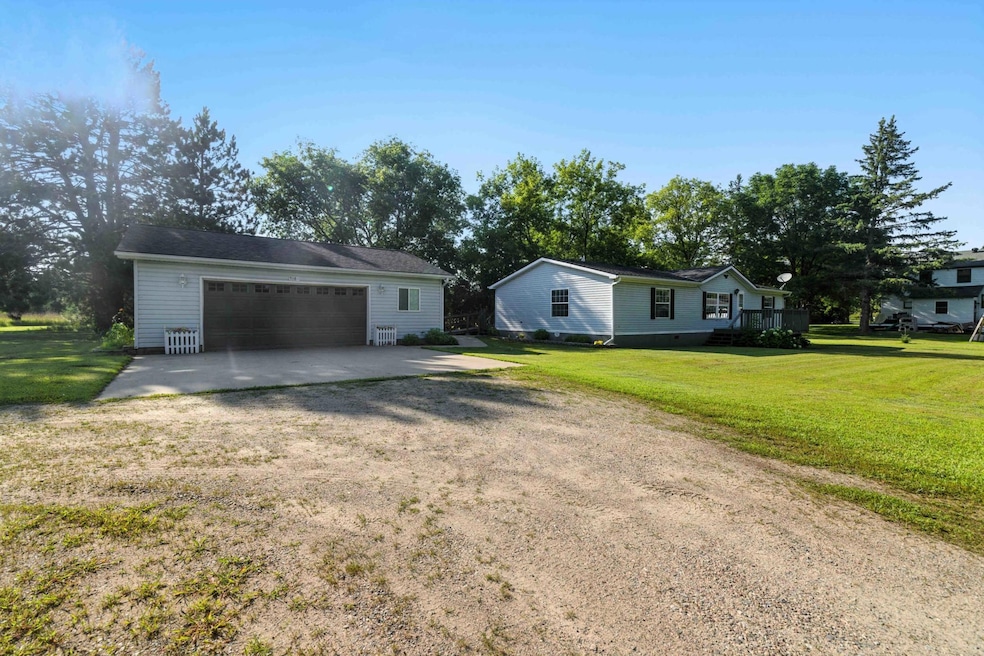518 1/2 W 4th St S, Pillager, MN 56473 - photo 1