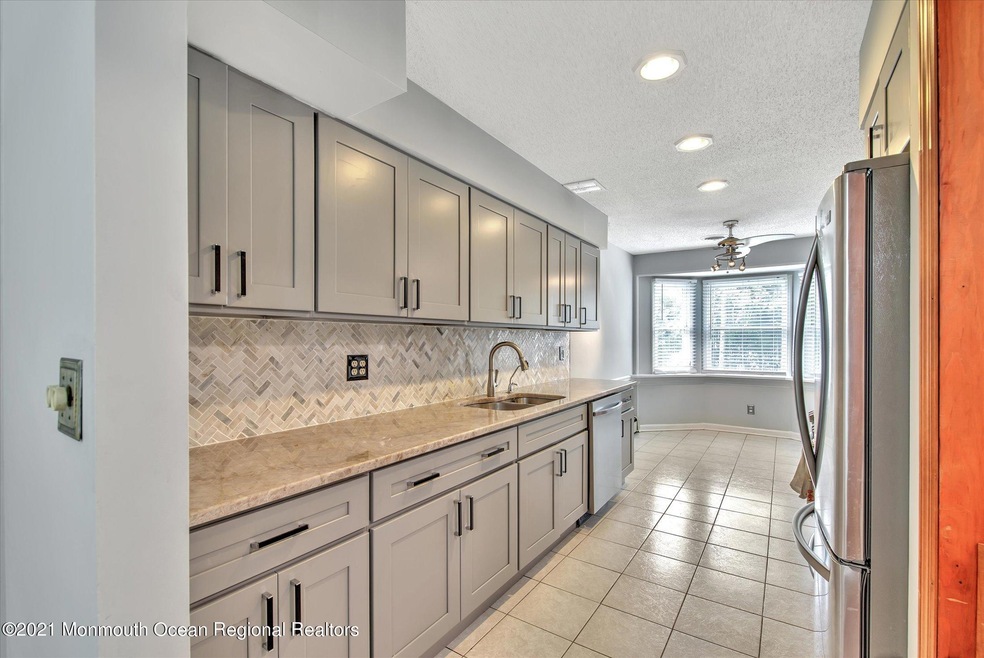 18-KITCHEN